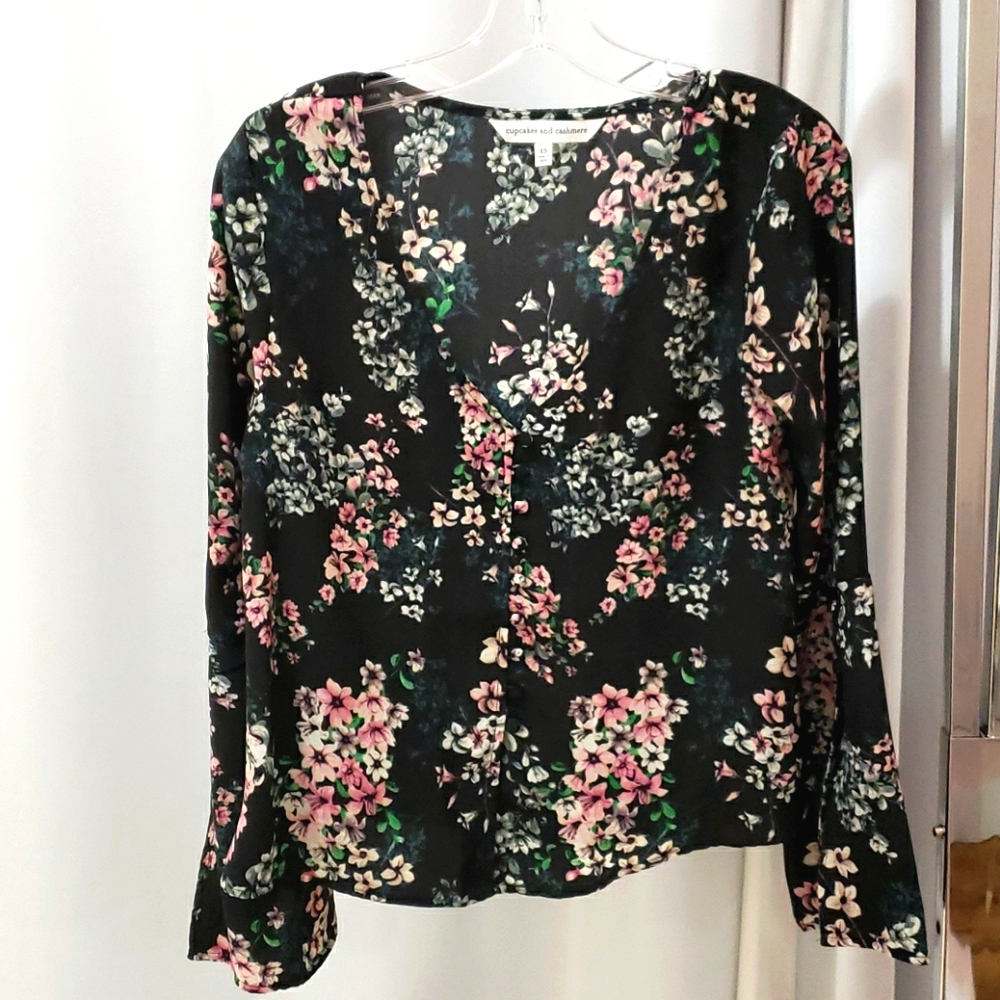 Cupcakes & Cashmere Long Sleeve Blouse